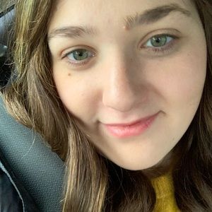 Meet your Posher, Esther